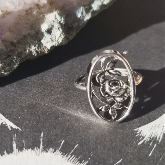 Vintage 1970's rare collectable Avon silver rose ring - Picture 3 of 6